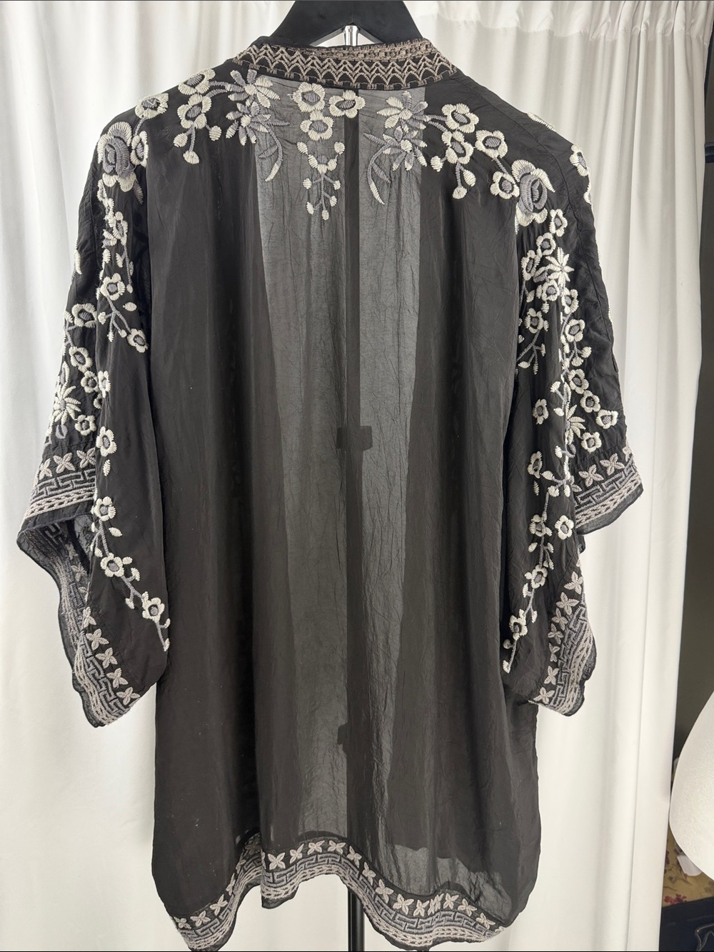 Johnny Was Embroidered Floral Kimono Cardigan – Black Gray – Size S - Picture 4 of 7